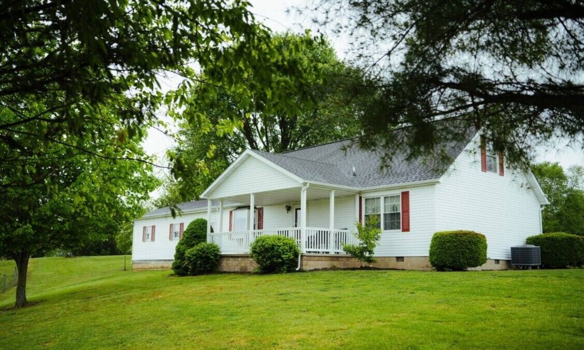 Laurelville Other | 4 bedroom Tenant House at Muddy Boots Petting Farm.