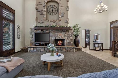 Meridian House | Entertainment Castle - Large Group & Company Func