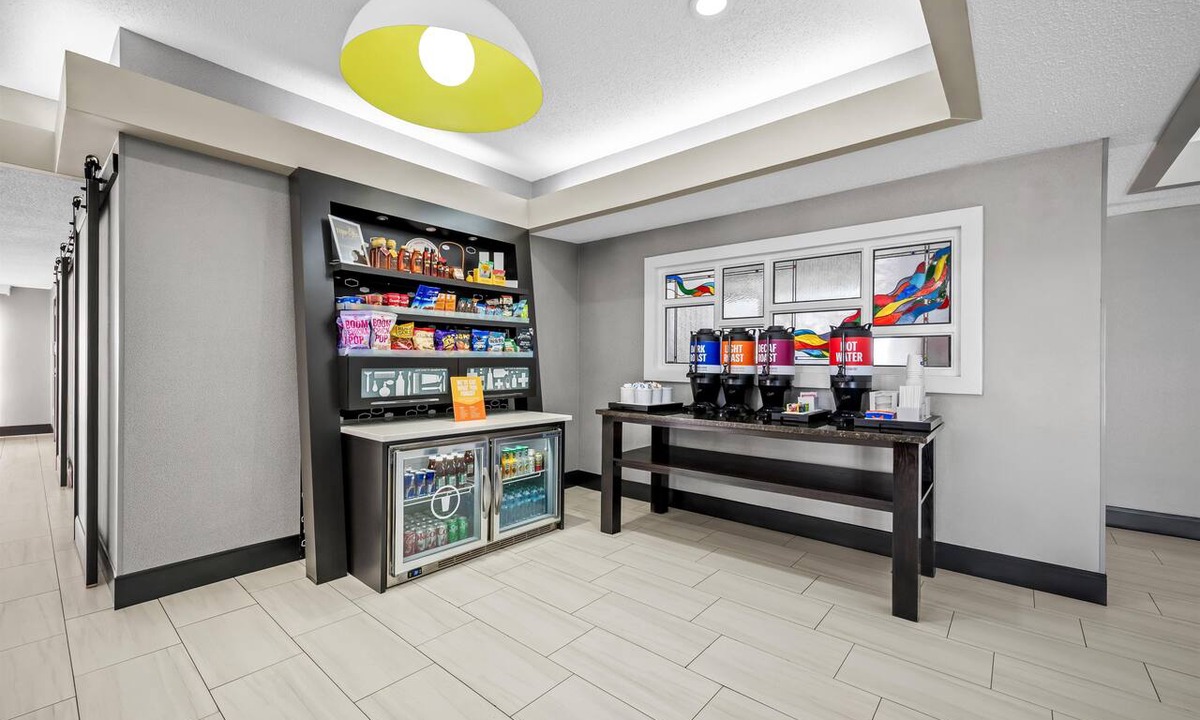 Bloomington Hotel | Hampton Inn Bloomington West