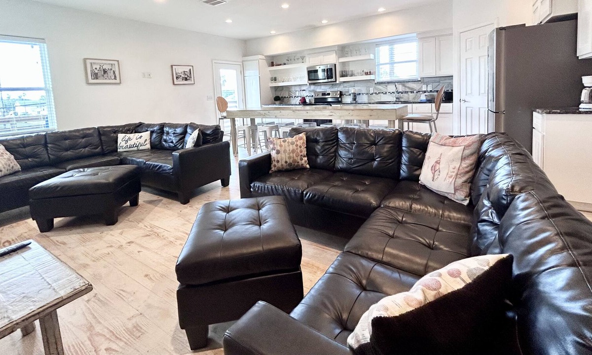 Flour Bluff House | New Listing! Near the Water with Private Pier, Boat Slip & Community Pool!