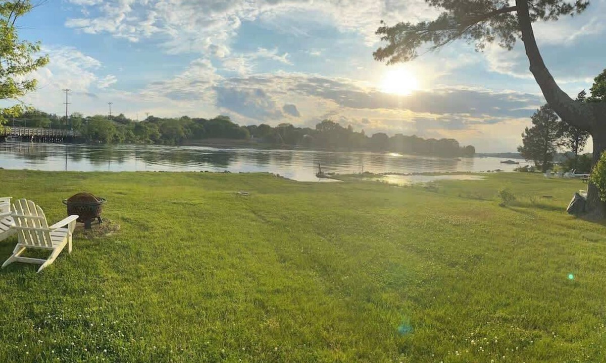 Barrington Apartment | Riverlight: Waterfront Escape