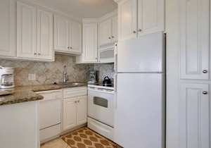 Beach Cottage steps from Surf. fishing. the Beach and Serene Sunsets (1303) in Galveston