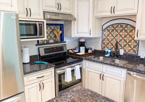 Casa Campeche-Sleeps 8/Pool/4 min walk to Beach in South Padre Island