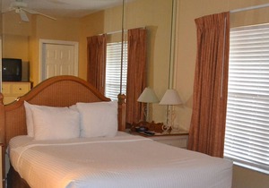 Liki Tiki Village 2br suite, Sunday check-in in Winter Garden