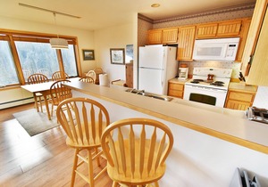 Near Hiking Trails, Rec Path. Easy Drive to Dining, Shops, Rec Center Pool in Silverthorne