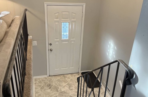 Cedar Rapids House | 5 Bed, 2 Bath Split Level Home Big Yard on NE Side of Cedar Rapids