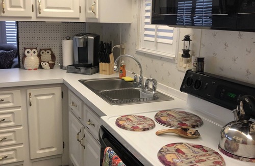 Kissimmee Cottage | 5 miles from Disney & Universal!