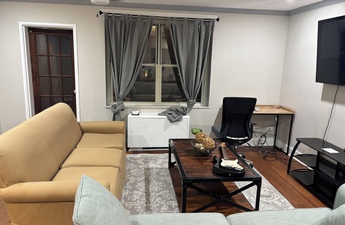 Peachtree Center Condo | A cozy getaway in the heart of Atlanta. Minutes from all Major events.