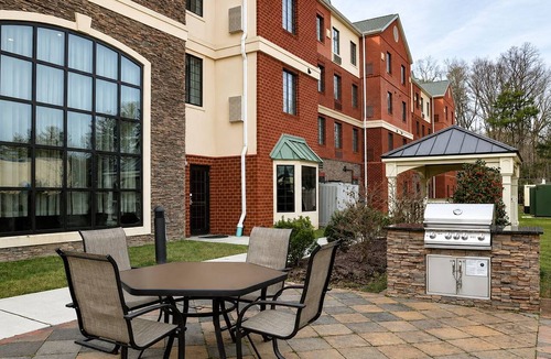 Lanham Apartment | ADA Studio Suite in Lanham w/Tub | Free Breakfast
