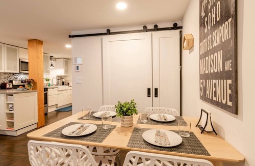 Jersey City Apartment | Bright, Stylish Garden Apartment minutes to NYC