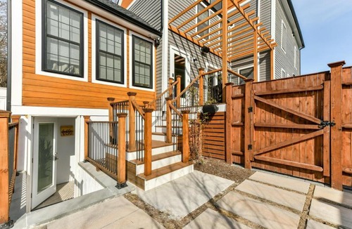 Wellington-Harrington Apartment | Cambridge