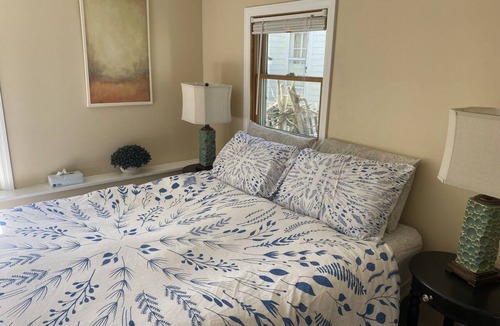 South End Apartment | Carriage House Apt - Walk @ Bike To Everything Historic South End of BTV
