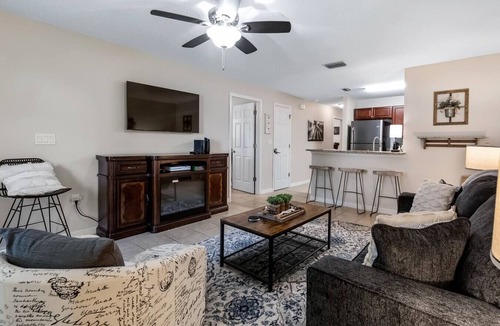 Clermont Apartment | Charming Family & Triathlete Downtown Suite 857