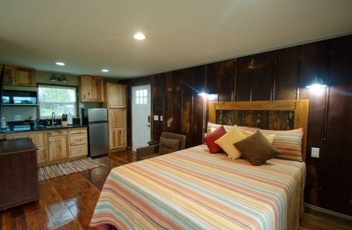 St. Cloud Apartment | Cozy homestead "shack" centrally located between the Theme Parks and the coast.