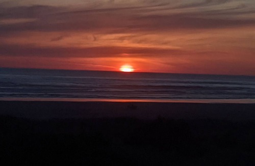 Grayland House | Fall Clamming! Spacious Serene Grayland Beach Oceanfront w/wifi & workspace