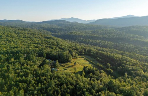 Ripton Cabin | Immaculate mountain cabin with awe inspiring sunrise and mountain views