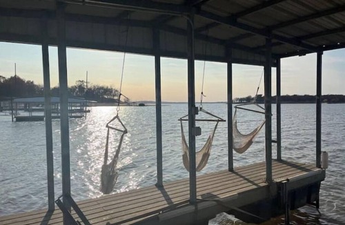 Eufaula House | Lake/Beachfront - Private Boat Dock, Hot Tub