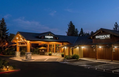 Boyd Acres Apartment | Luxury in Bend, OR | Guestroom + Nature Experience