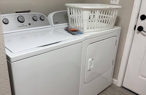 Tallahassee House | Newly Renovated Tallahassee Retreat Minutes from FAMU, FSU & Downtown