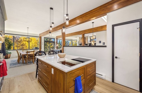 Corinthian Hills House | Panoramic rooftop deck, captivating views, and tranquil luxury