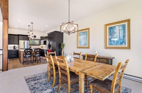 Corinthian Hills House | Panoramic rooftop deck, captivating views, and tranquil luxury