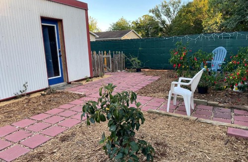 St. Cloud House | Pet friendly Private Studio