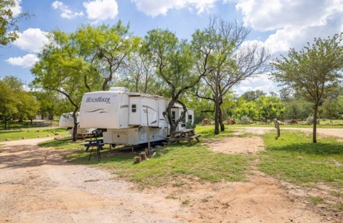 Burnet RV Rental | RV Site - Pull Through 21