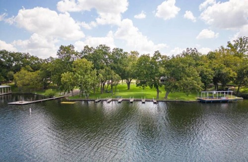 Burnet RV Rental | RV Site - Pull Through 42