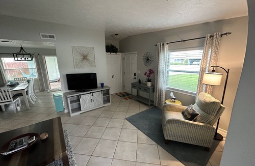 Goldenrod House | Serene Mid-Century 3/2 w/Bonus Room and Huge Shaded Yard w/Fence