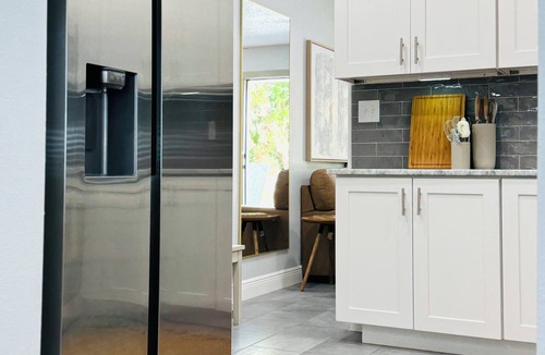 College Park House | Sleeps 6. Dogs Welcome. Prime DTO Location