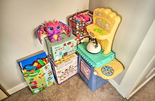 Springfield Apartment | Springfield Apt w/Deck + Central Location!