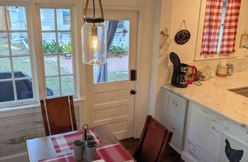 Mount Dora House | The Flowers House - Downtown Historic Home in the Heart of Mount Dora
