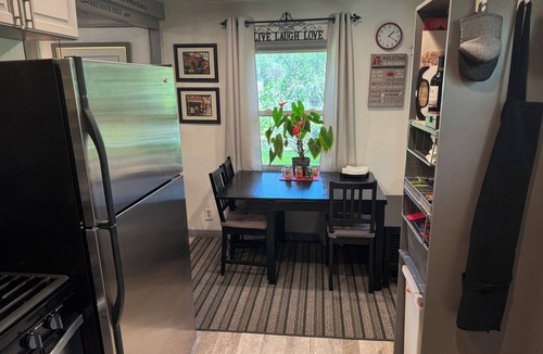 Sandy Cottage | The Ivy Cottage in Little Cottonwood, Sandy Utah