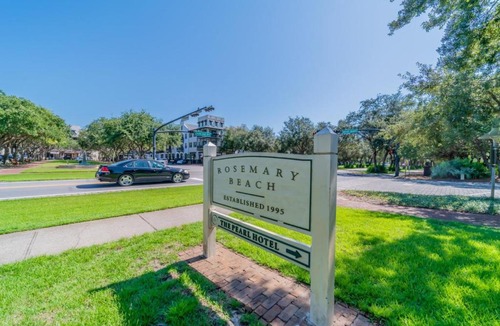 Rosemary Beach Villa | The Retreat at Rosemary Carriage House villa