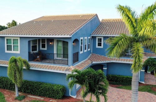 Indian Harbour Beach House | The Saltwater House - Space Coast townhouse only 1/2 a mile from the beach