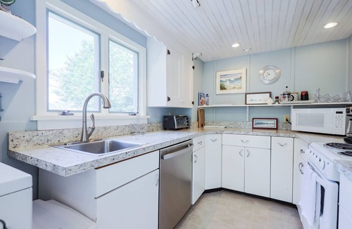 Gloucester House | Thurston Point: Deepwater River Dock
