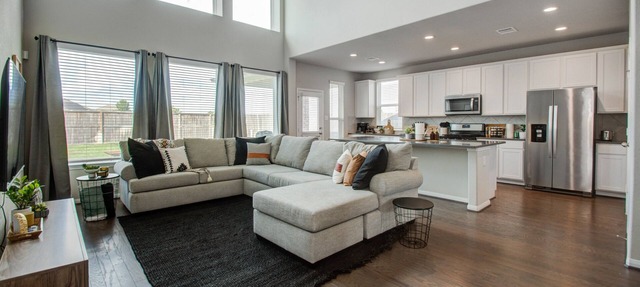 20ft high ceiling Modern 2 story Farmhouse retreat in Spring