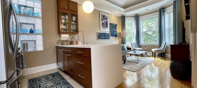 3F Vintage Graystone in Little Italy near loop UIC United Ct & McCormick Place in Chicago