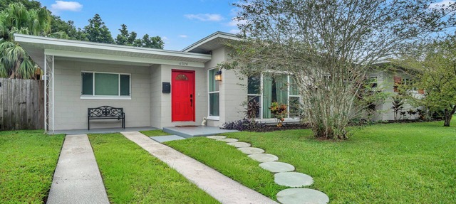 4 Bedroom 2 Bath Pet-Friendly Pool Home Orlando Airport in Orlando