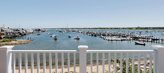 5 bedroom, 7 bathroom in Nantucket