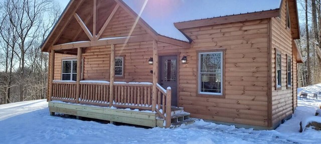 Ace of Hearts. Secluded Hocking Hills cabin! in Rockbridge