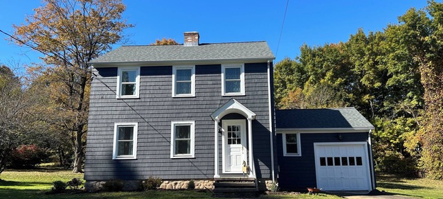 Alongside ski area. Charming house in Middlefield, 2 hrs from NY or Boston in Middlefield
