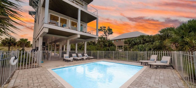 Beachfront LUX~Private ~Pool~Hot Tub~Dog Friendly in Port St. Joe