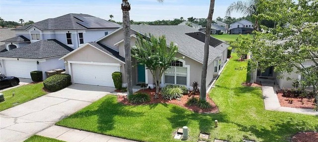 Beautiful 4BR Villa with private pool & Lake view close to Disney and Universal in Kissimmee
