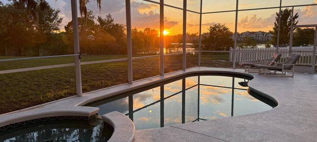 ✨ Beautiful 6BR Villa w/Private Pool & Lake Views | Near Disney & Golf ✨ in Davenport