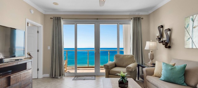 Beautiful Beachfront Property!2 Bdrm/2 Ba, Cov. Parking, Unit 802 in Destin