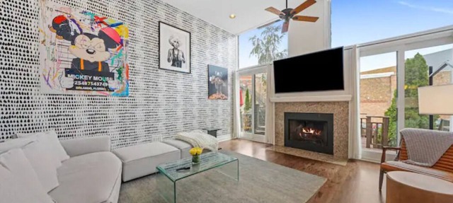 Beautiful Designer Townhome ~ Amazing Location! River West - 4-Bedroom/Unit 1 in Chicago
