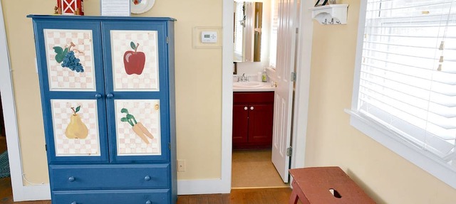 Beautifully Furnished Bed and Breakfast Suite for Two Guests in Madison, Georgia in Madison