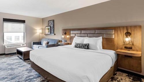 Best Western Plus Bourbonnais Hotel & Suites in Bourbonnais