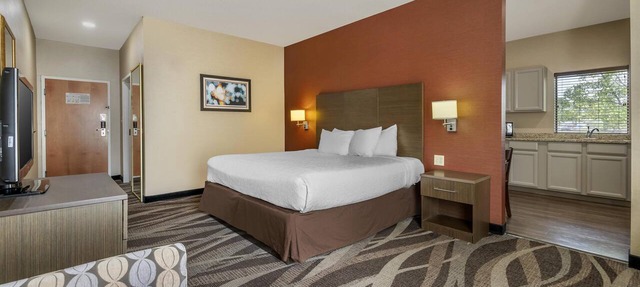 Best Western Plus University Inn in Olean